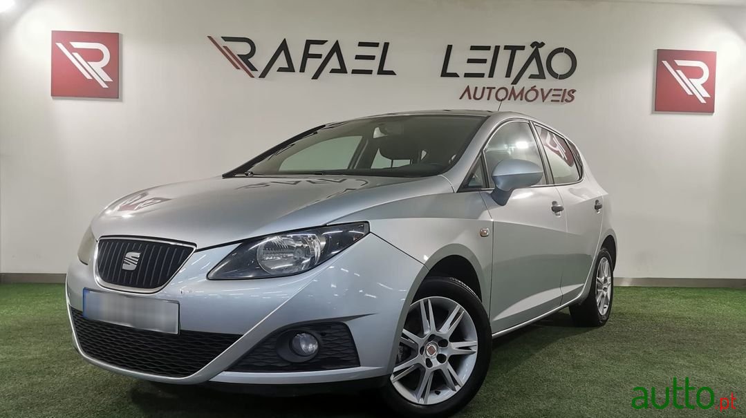 2010' SEAT Ibiza photo #1