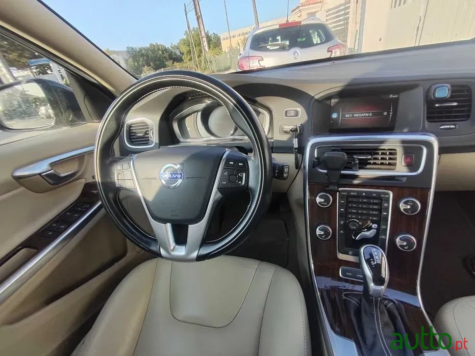 2014' Volvo V60 photo #2