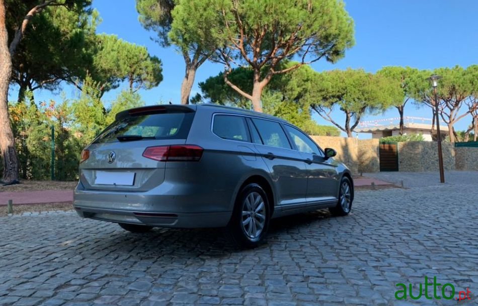 2015' Volkswagen Passat Variant photo #1