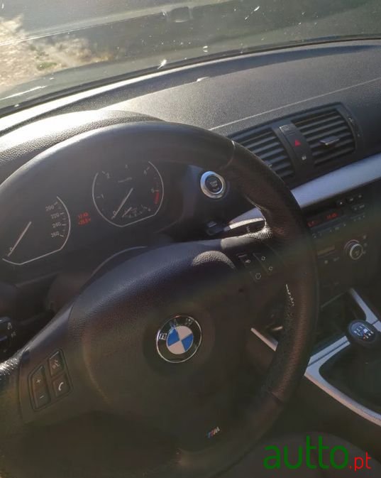 2008' BMW 123 photo #3