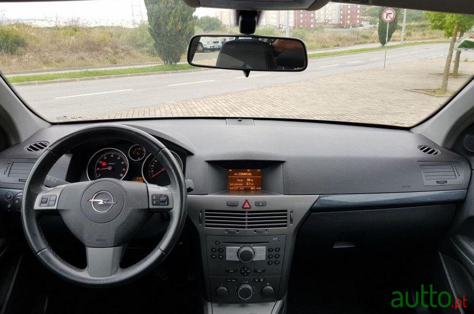 2004' Opel Astra 1.4 Cosmo photo #2