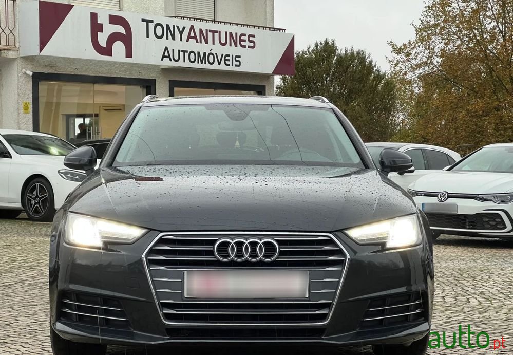 2017' Audi A4 Avant photo #3