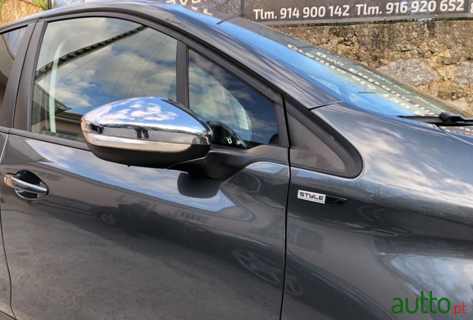 2017' Peugeot 208 photo #2