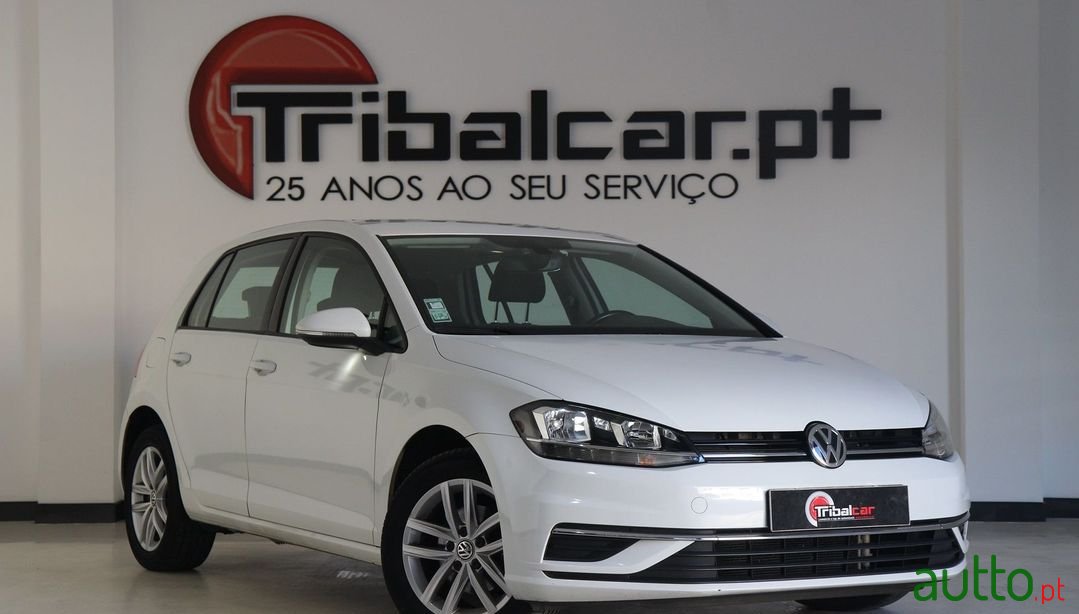 2017' Volkswagen Golf photo #1