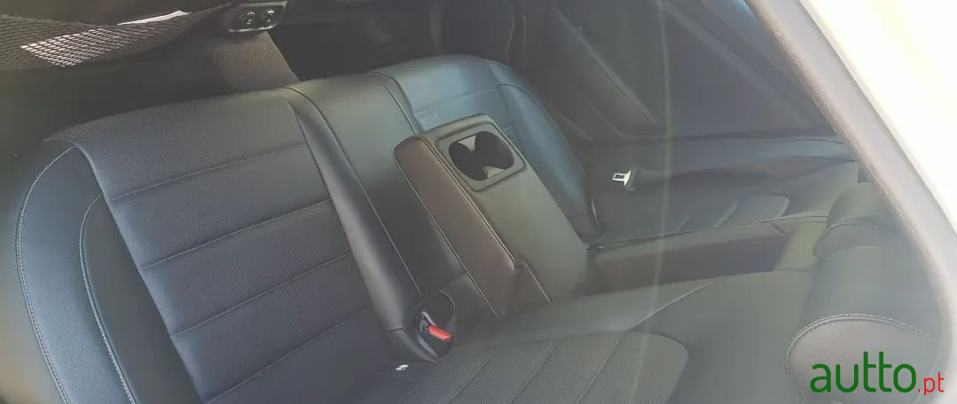 2020' Kia Stinger photo #3