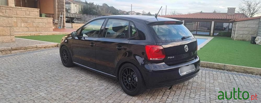 2010' Volkswagen Polo photo #4