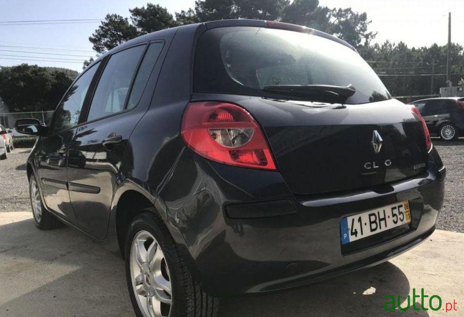 2006' Renault Clio photo #2