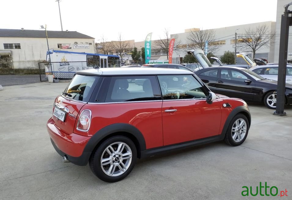 2011' MINI Cooper photo #6