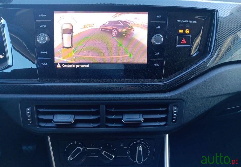 2024' Volkswagen Polo 1.0 Tsi Urban photo #4