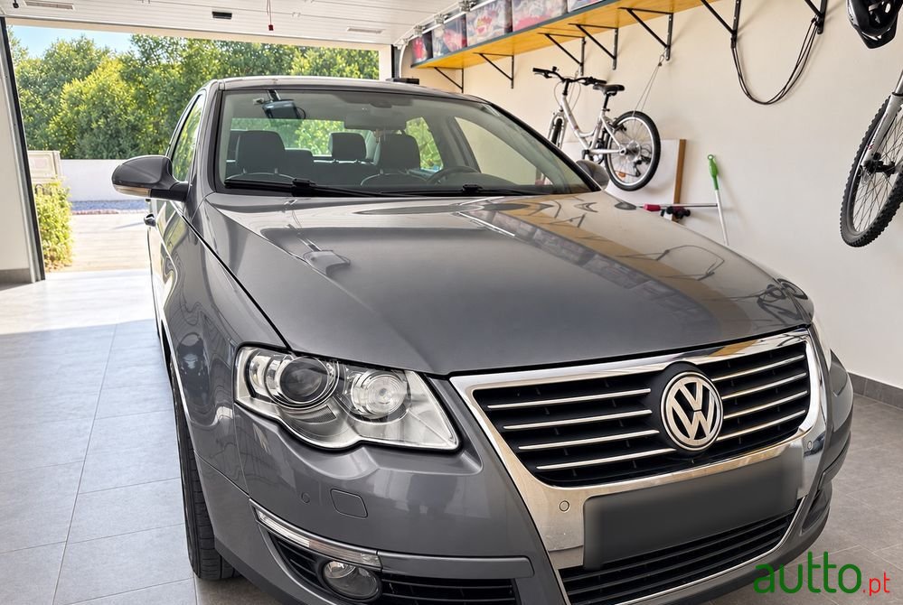 2007' Volkswagen Passat photo #6