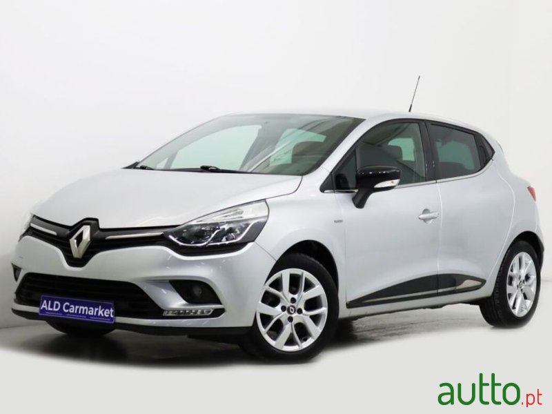 2019' Renault Clio photo #1