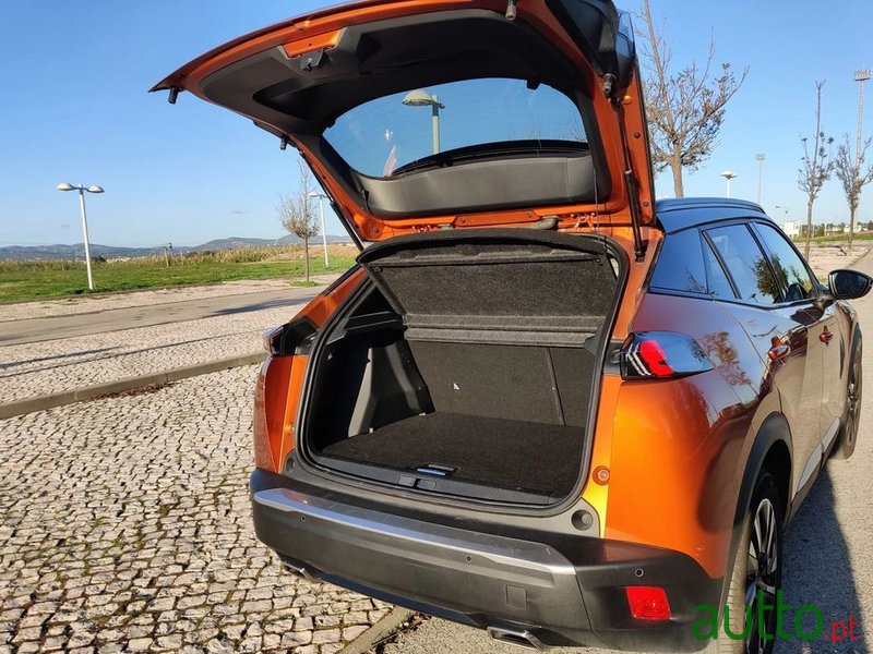 2020' Peugeot 2008 photo #6