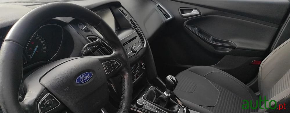 2015' Ford Focus Sw photo #4