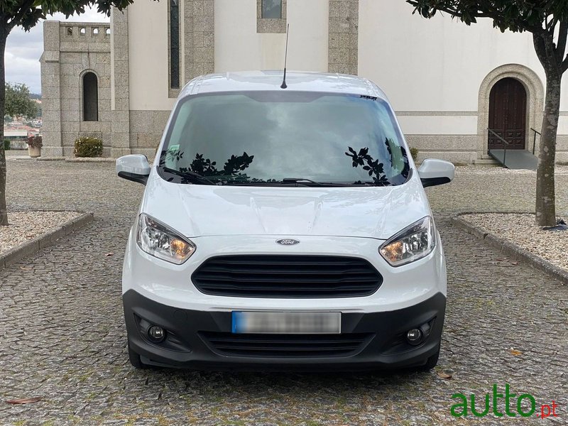 2017' Ford Courier photo #2