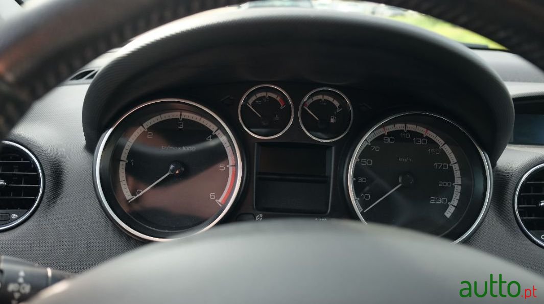 2010' Peugeot 308 photo #4