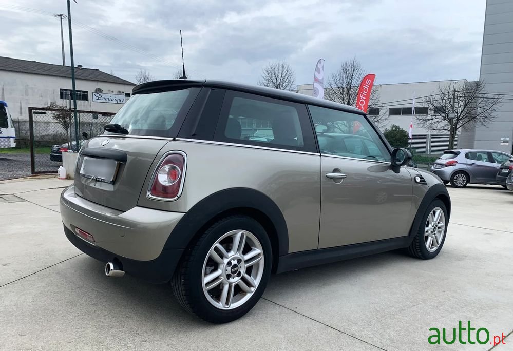 2011' MINI One D photo #4