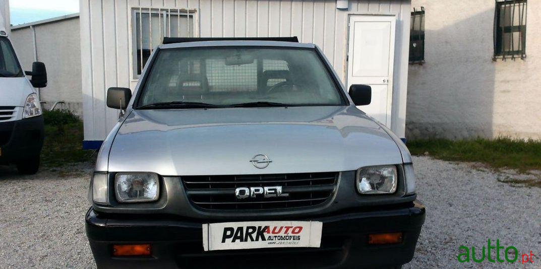 2002' Opel Campo photo #4