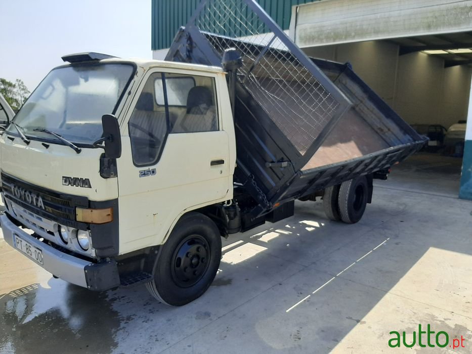 1990' Toyota photo #2