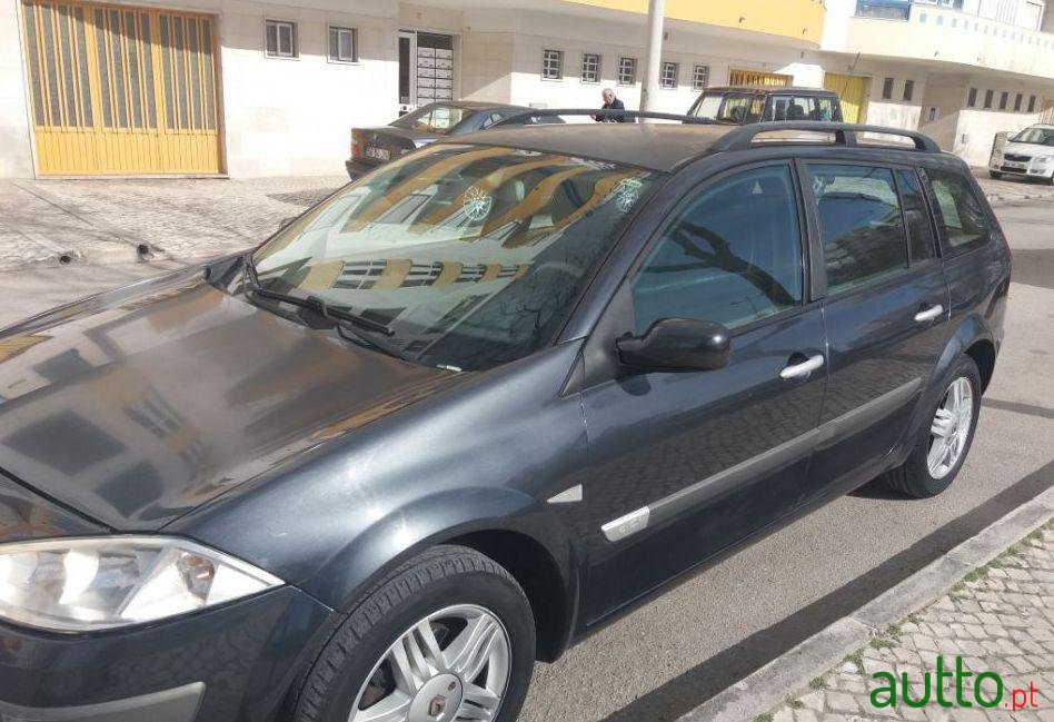 2005' Renault Megane Break photo #1