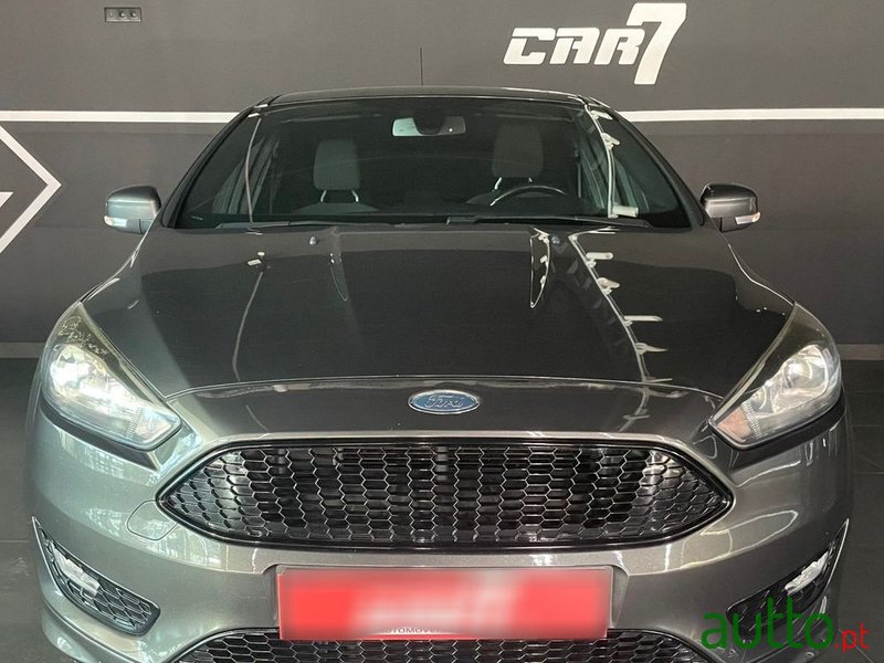 2017' Ford Focus photo #2