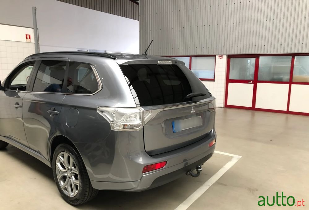 2015' Mitsubishi Outlander photo #4