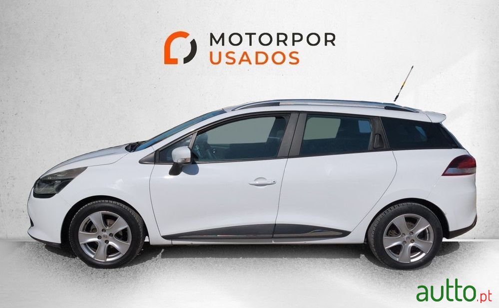 2015' Renault Clio Sport Tourer photo #4