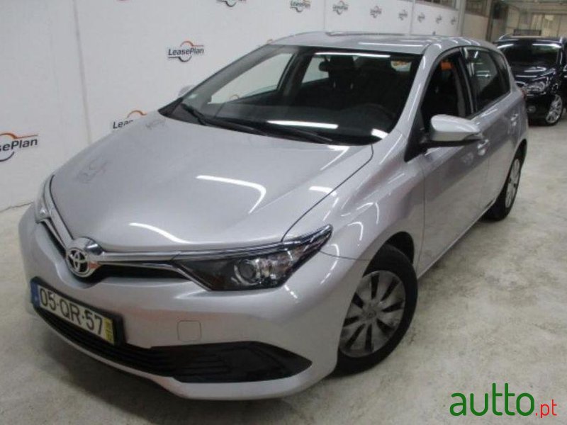 2015' Toyota Auris 1.4 D 4D Active+Ac photo #1