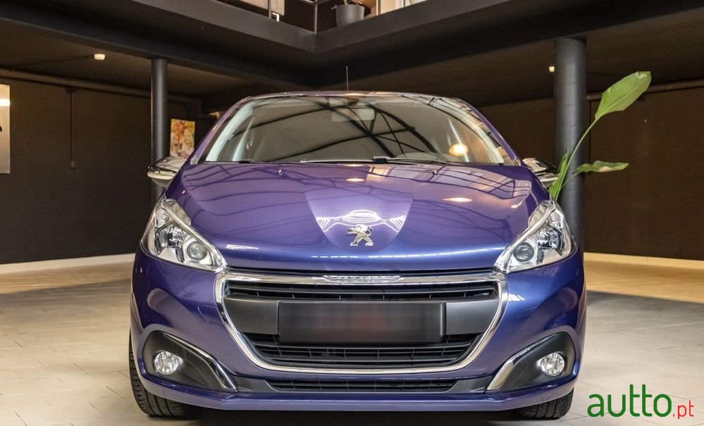2016' Peugeot 208 1.2 Puretech Style photo #1