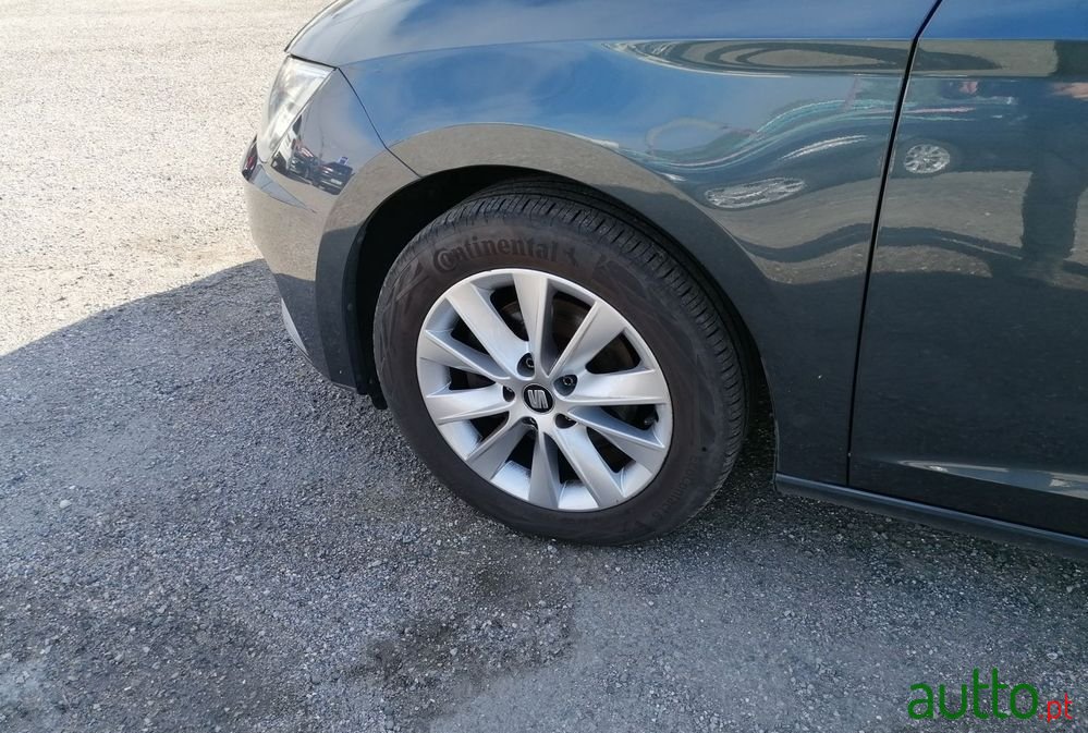 2019' SEAT Leon St photo #5