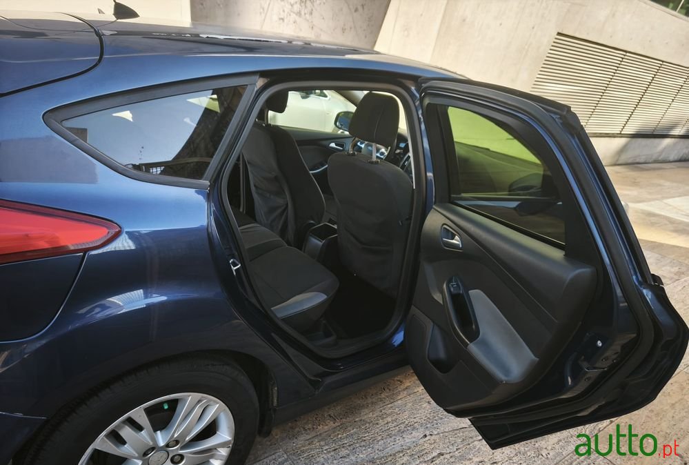 2011' Ford Focus 1.6 Tdci Trend photo #6