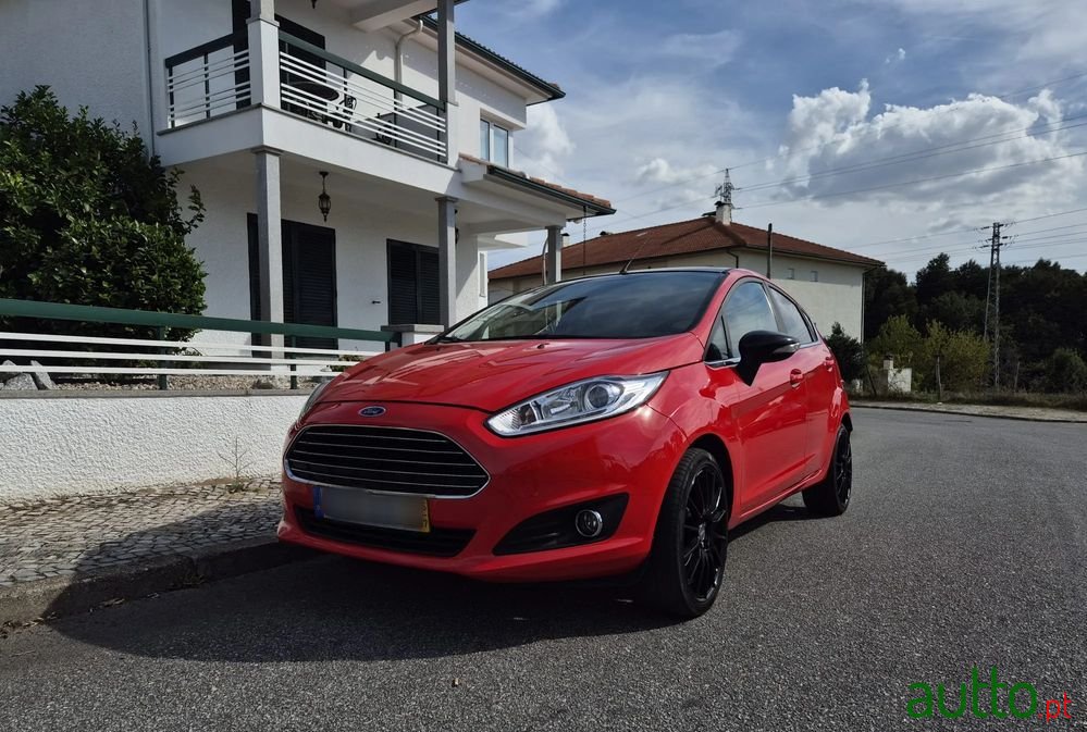 2015' Ford Fiesta photo #1