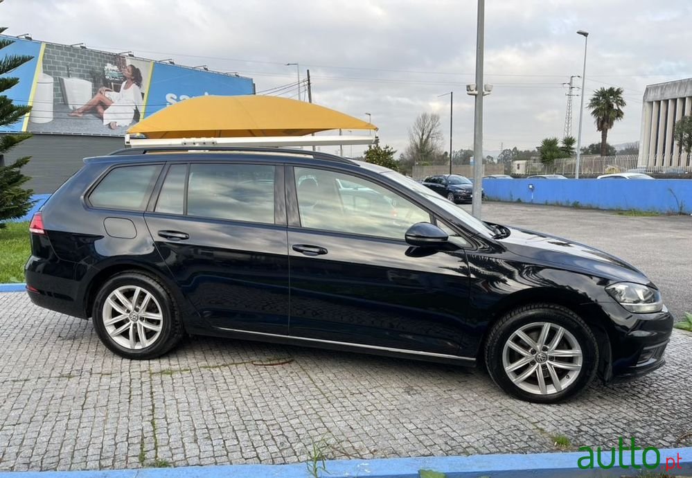 2018' Volkswagen Golf Variant photo #6