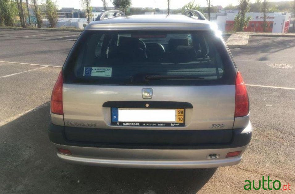 1998' Peugeot 306 Break photo #4