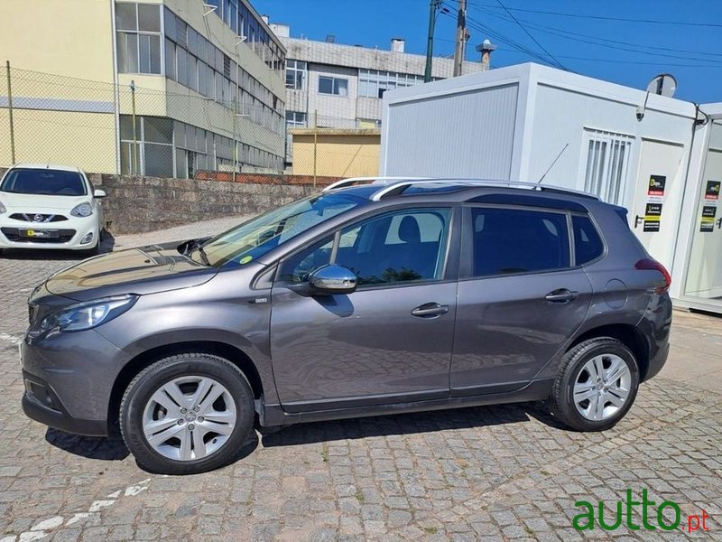 2017' Peugeot 2008 1.6 Bluehdi Style photo #4