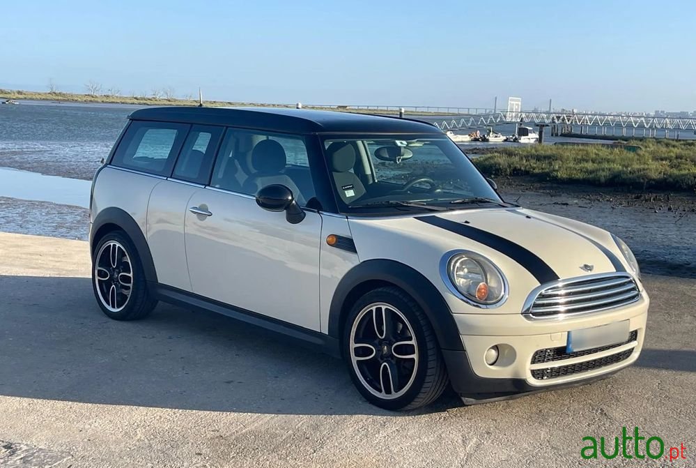 2008' MINI Clubman Cooper D photo #1