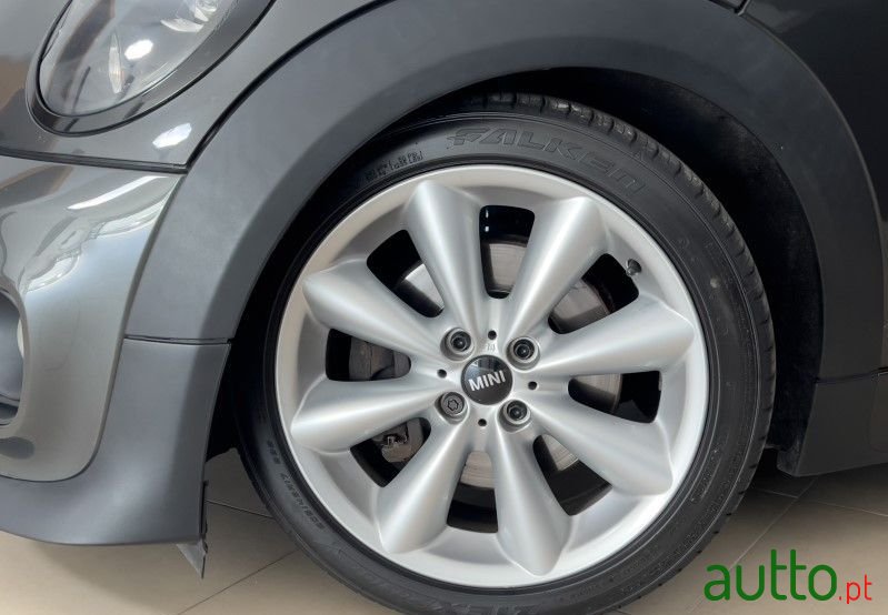 2012' MINI Cooper photo #5