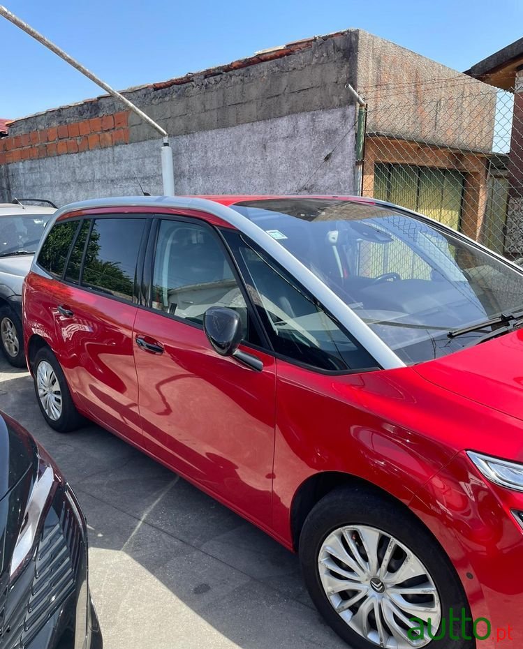 2019' Citroen Grand C4 SpaceTourer photo #2