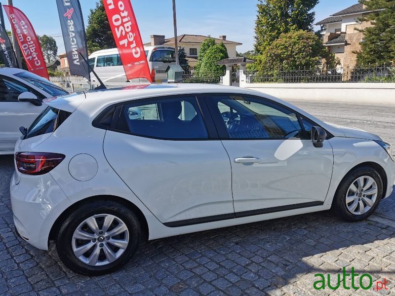 2020' Renault Clio photo #3