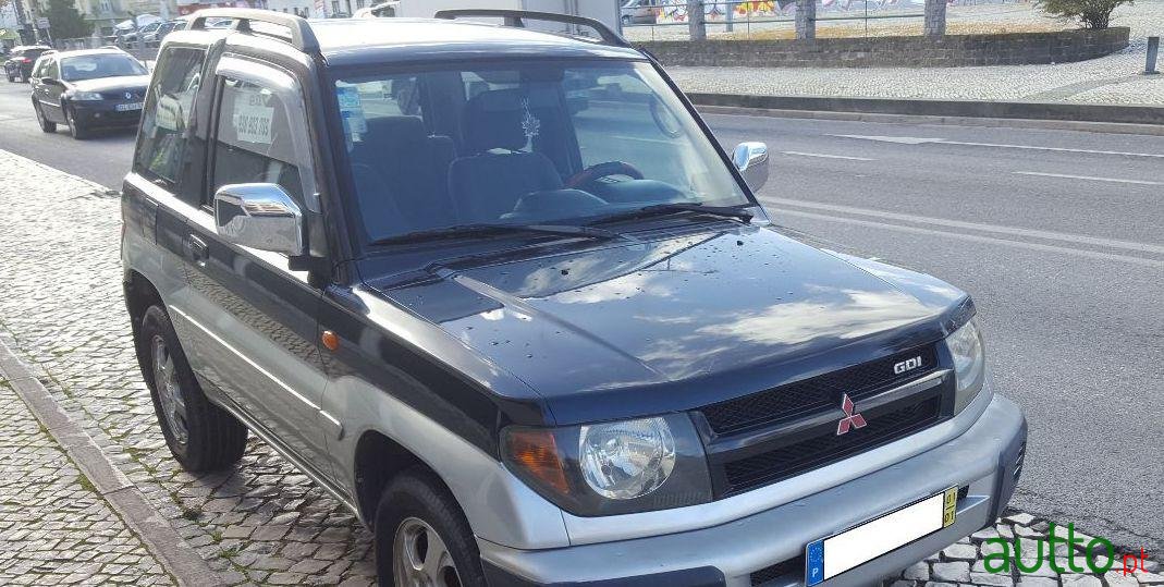 2001' Mitsubishi Pajero Pinin photo #1
