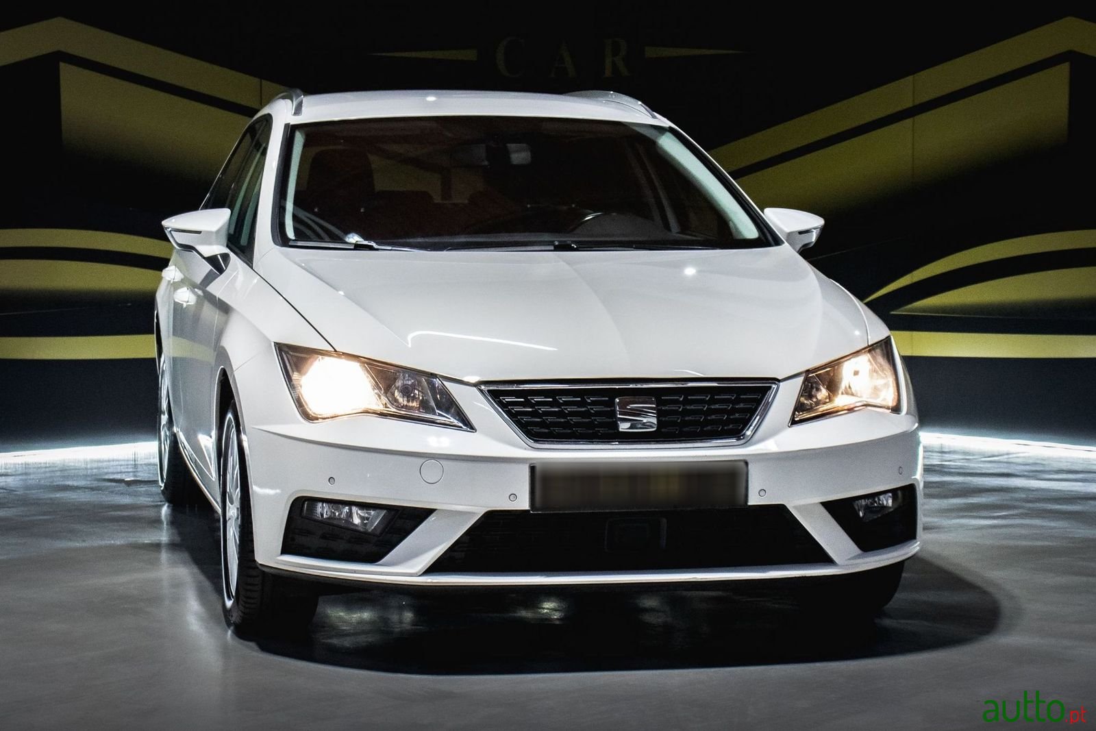 2018' SEAT Leon St photo #1