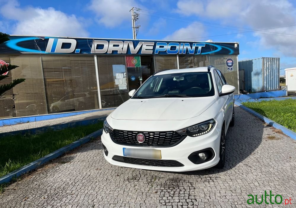 2018' Fiat Tipo Station Wagon photo #2