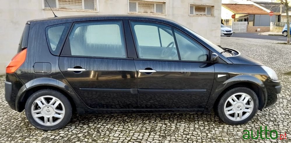 2009' Renault Scenic photo #6