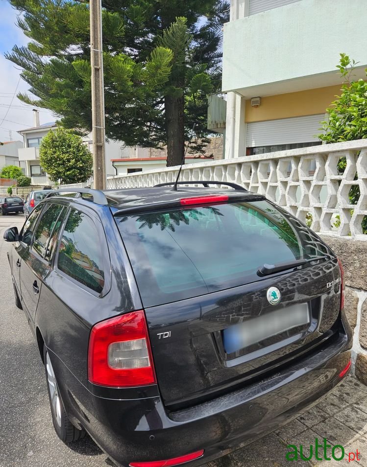 2010' Skoda Octavia Break photo #5