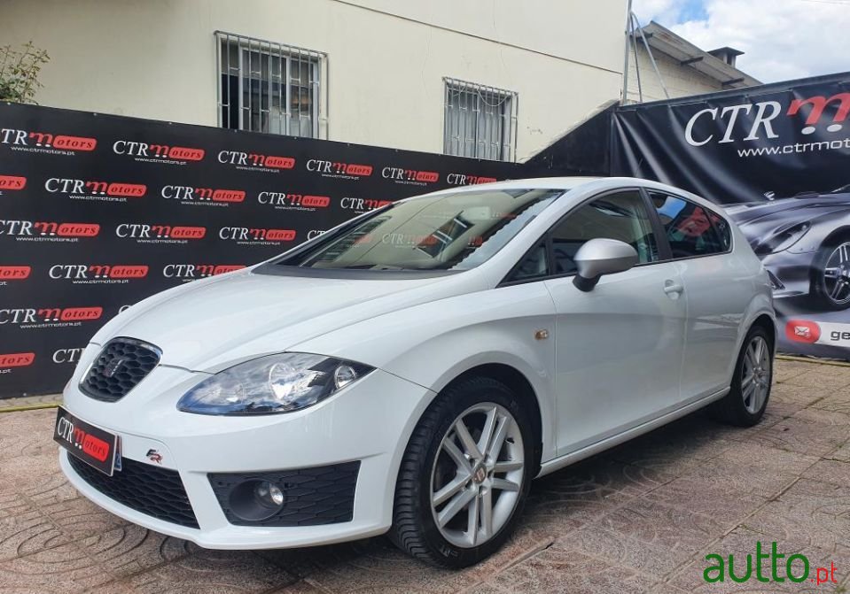 2012' SEAT Leon photo #2