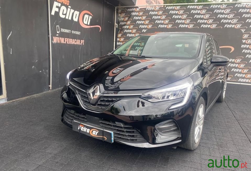2019' Renault Clio photo #1