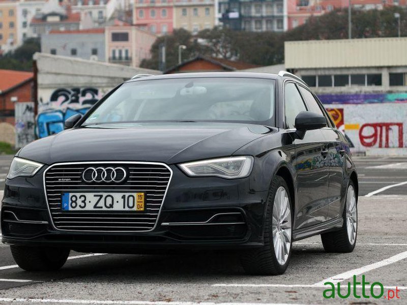 2015' Audi A3 Sport Tourer photo #1