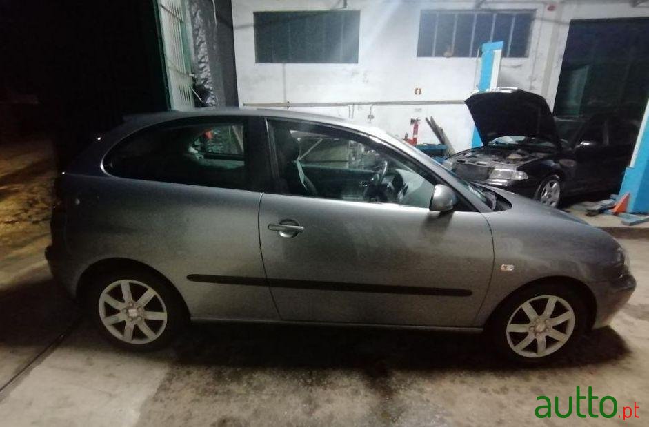 2005' SEAT Ibiza 6L photo #2