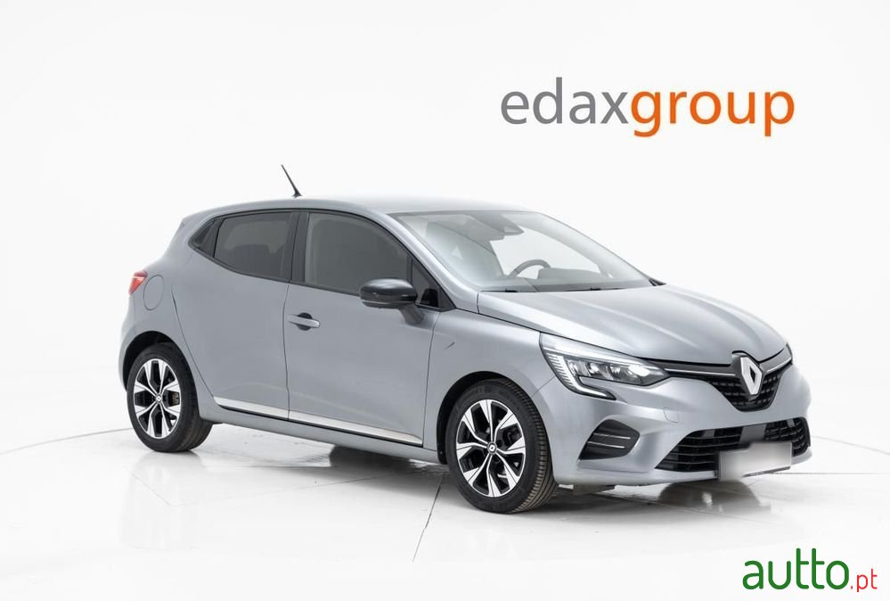 2023' Renault Clio photo #1