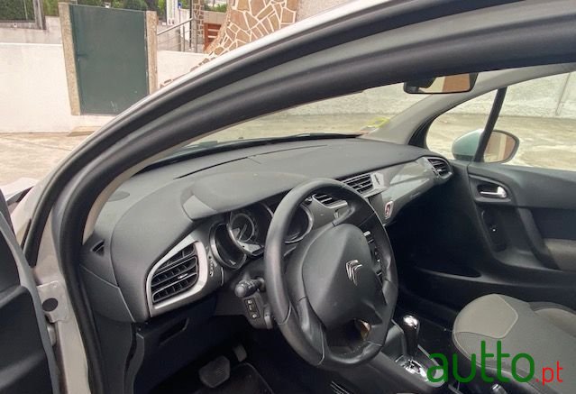 2013' Citroen C3 photo #3