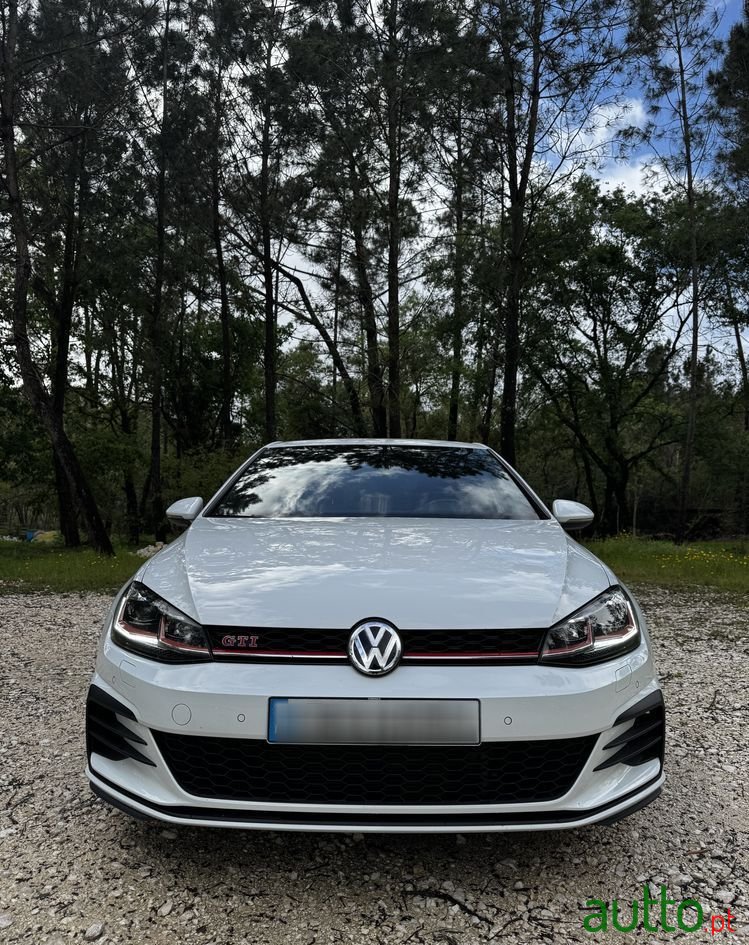 2018' Volkswagen Golf photo #1